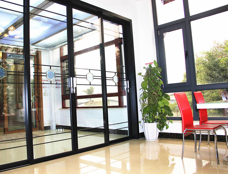 斷橋鋁門窗價錢相差那么大，300元的和1500元的究竟有什么分別？